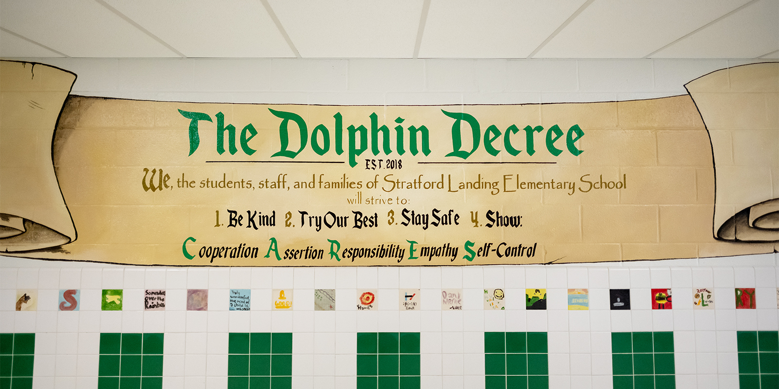 banner showing decree