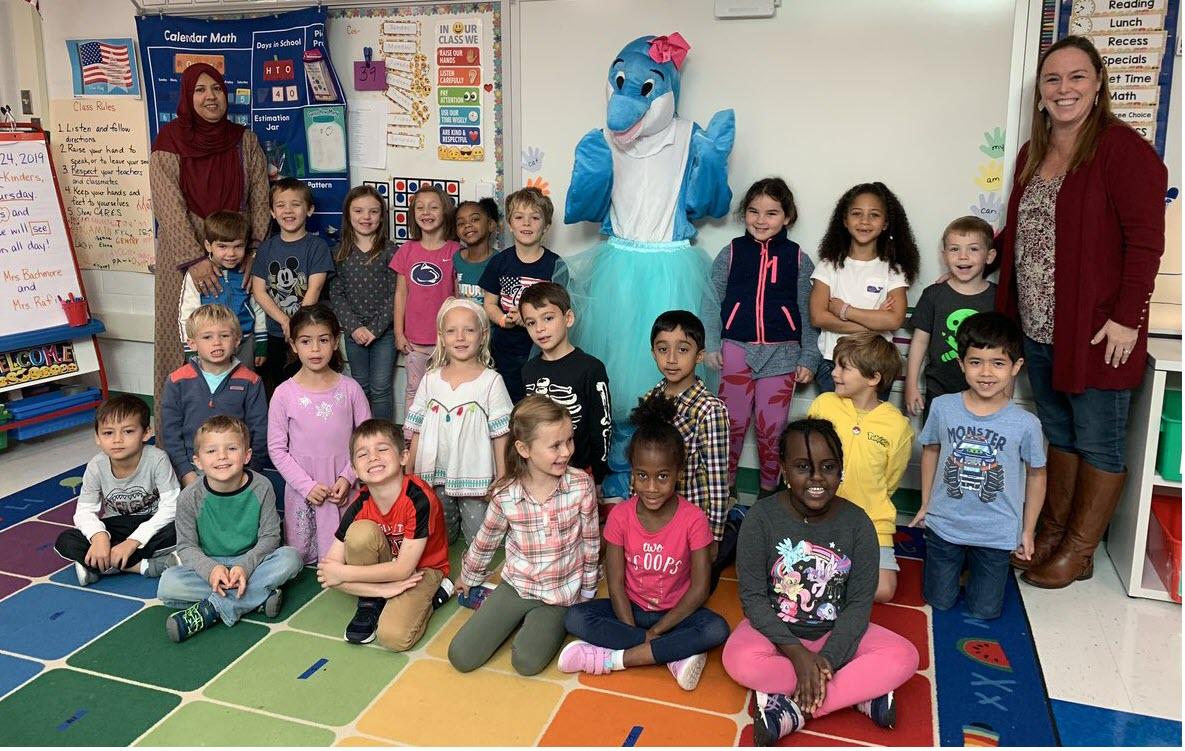 Waverly the Desk Fairy Visits Classrooms | Stratford Landing Elementary ...